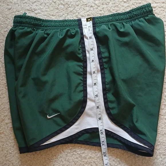 Nike Dri-FIT Green Performance Shorts - Brief Lined - Picture 3 of 5